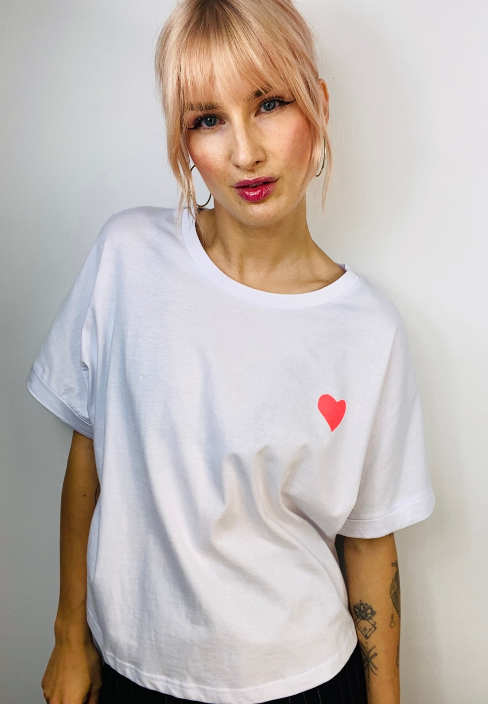 ikim-shirt-weiss-herz-handbedruckt
