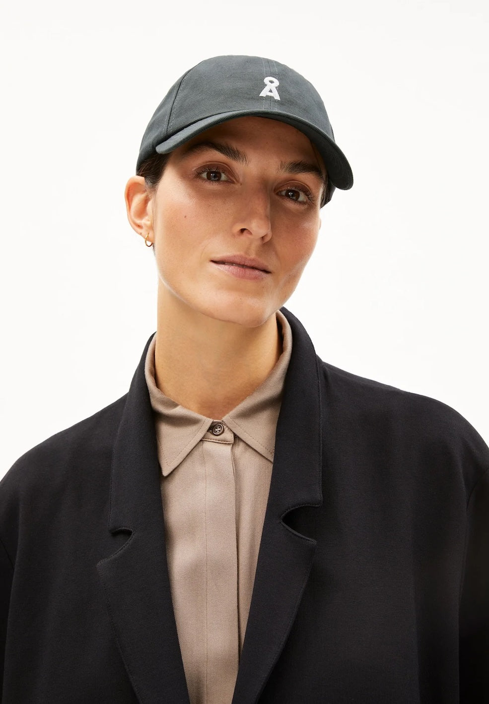 Yenaas Bold Cap