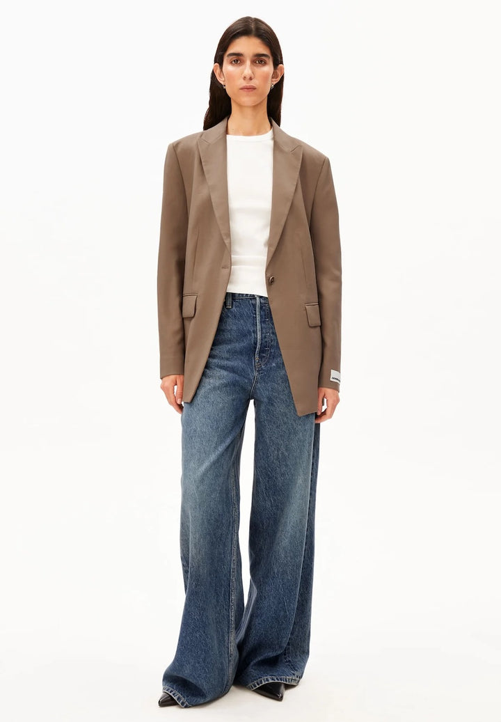 Mikulaa Blazer